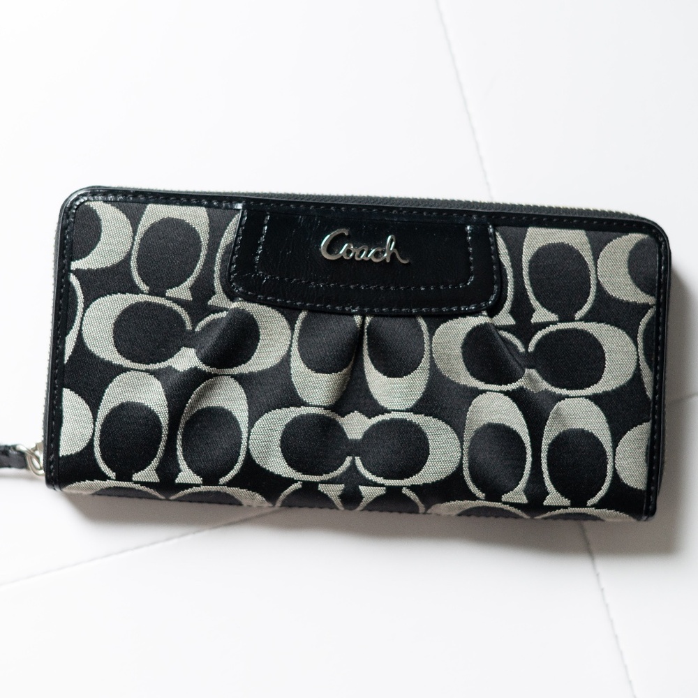 Coach Signature Wallet in Monogram Black